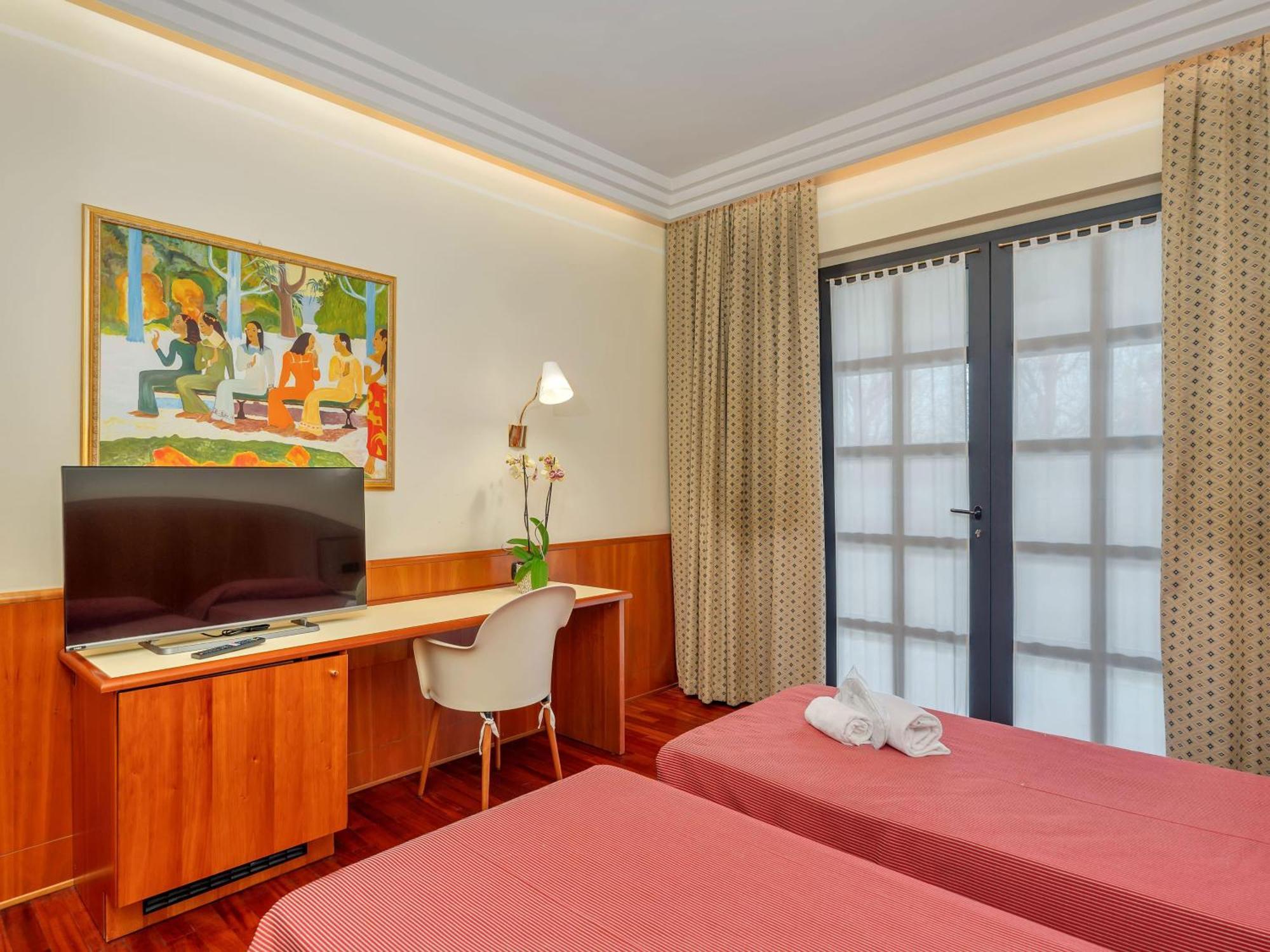 B&B Hotels Hotel Prestige オルナーゴ エクステリア 写真