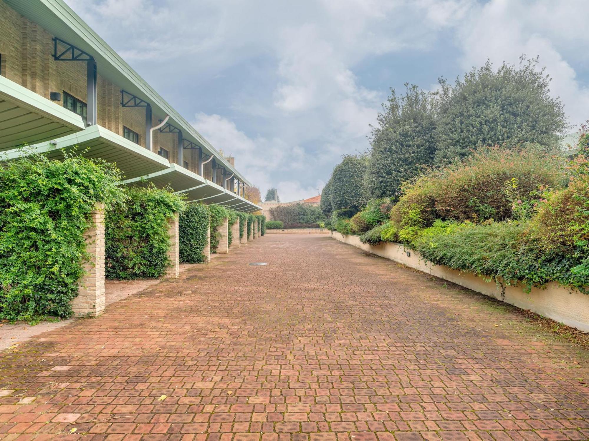 B&B Hotels Hotel Prestige オルナーゴ エクステリア 写真