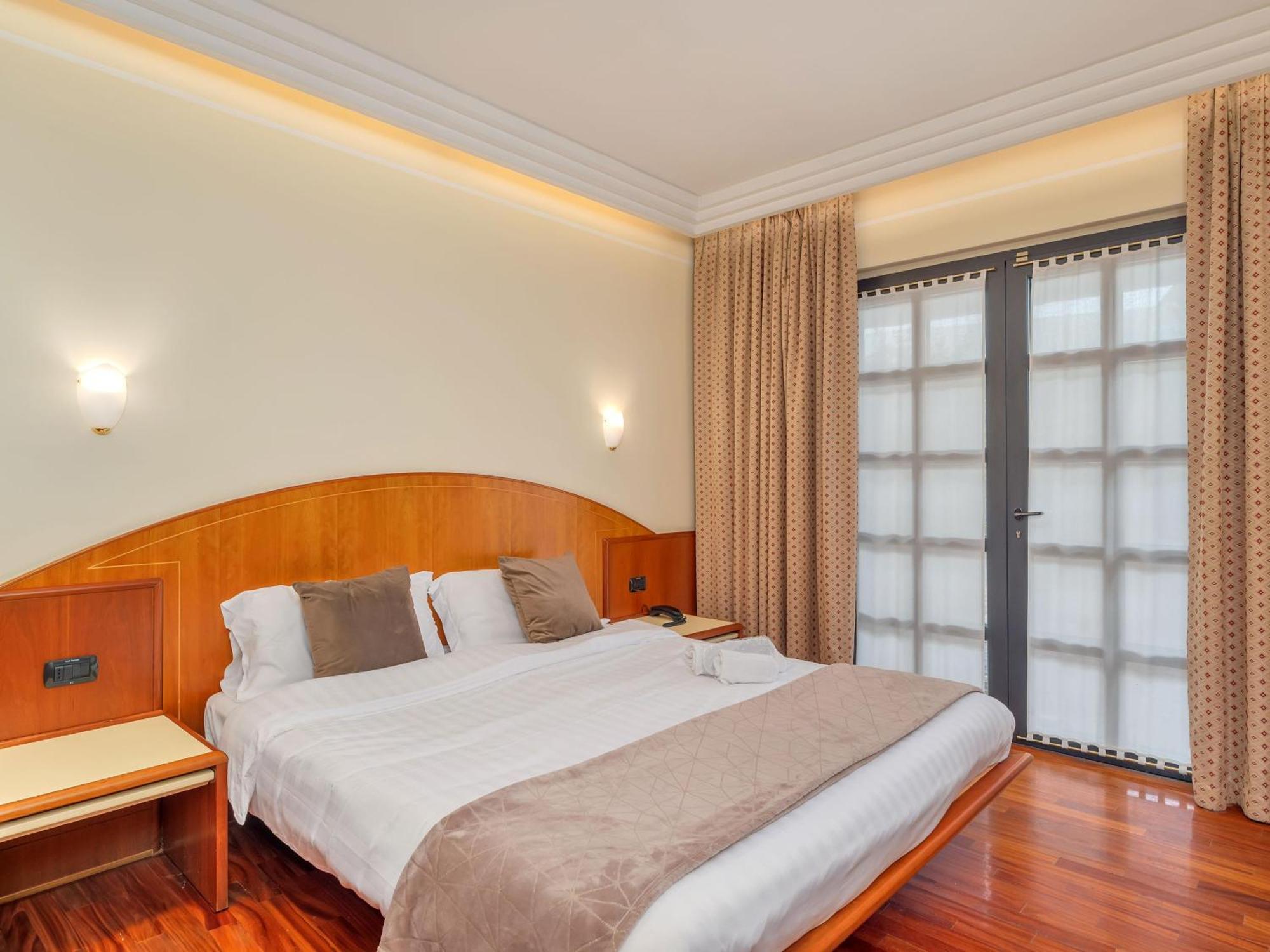 B&B Hotels Hotel Prestige オルナーゴ エクステリア 写真