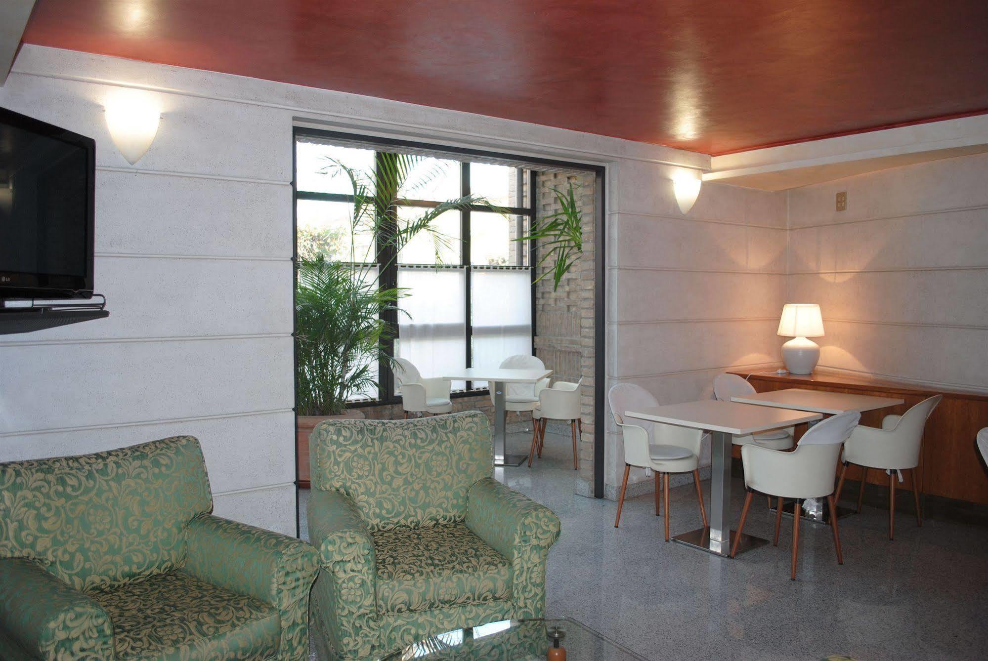 B&B Hotels Hotel Prestige オルナーゴ エクステリア 写真